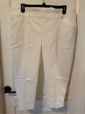 Chicos Classic Women's White Cropped capri  Pants